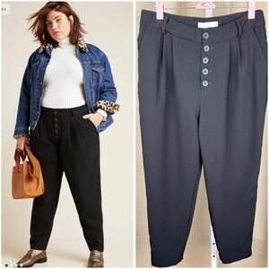 High-Rise Button-Front Tapered Trousers - Black